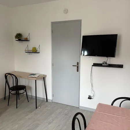 Apartment Emma's Nest! Very Good Location, Quiet 4 People