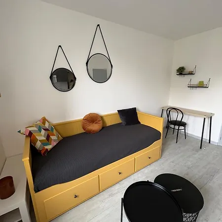 Emma's Nest! Very Good Location, Quiet 4 People Apartment